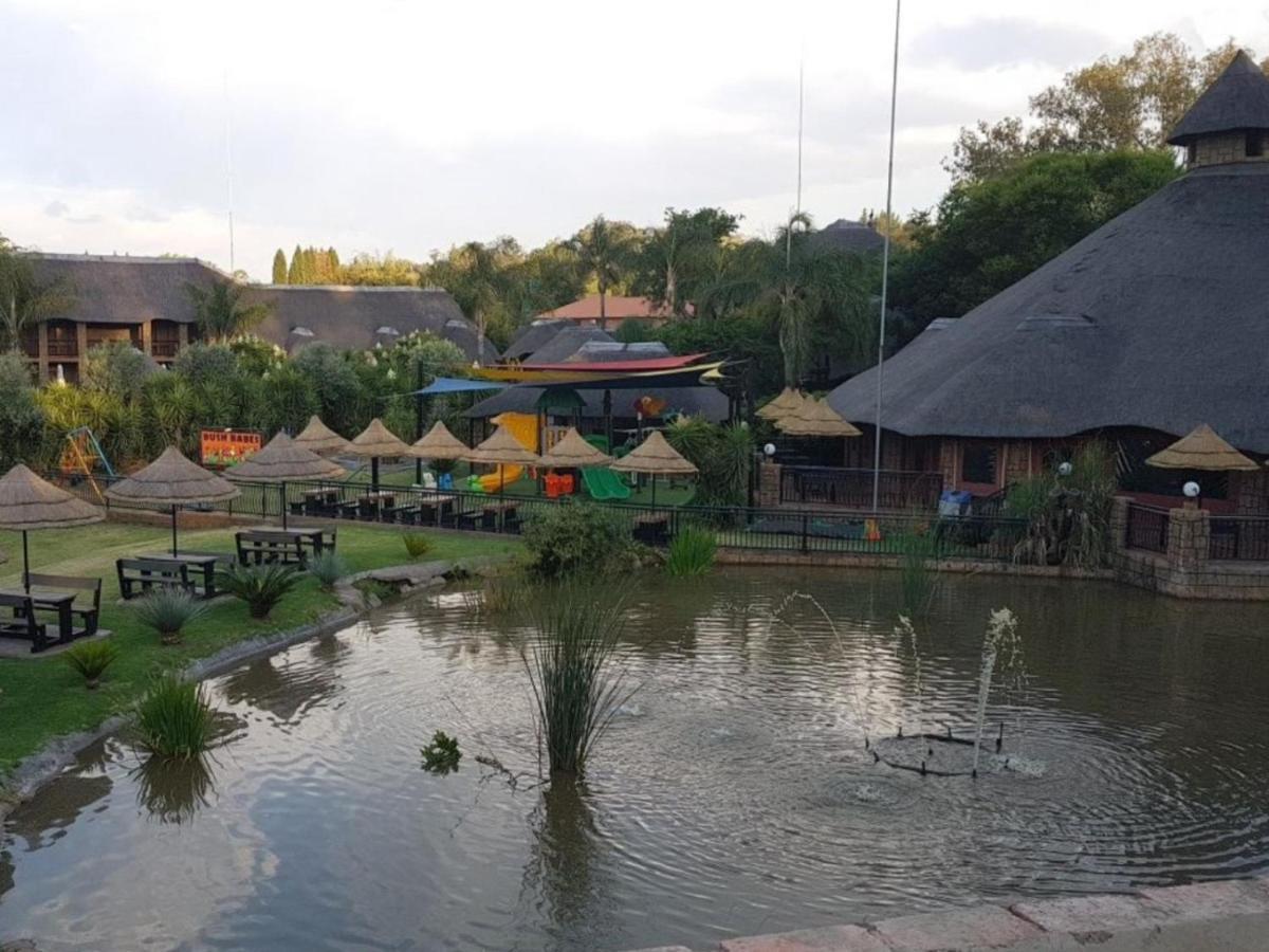 Bushmans Rock Villa Pretoria Bagian luar foto